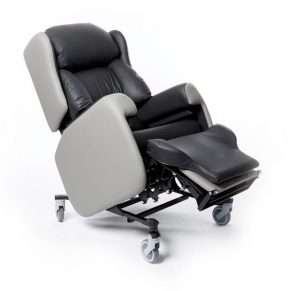 Product shot of the Lento recliner chair chair on wheels. The background is white.