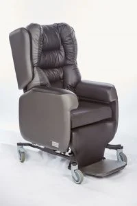 Lento care chair with cocoon backrest