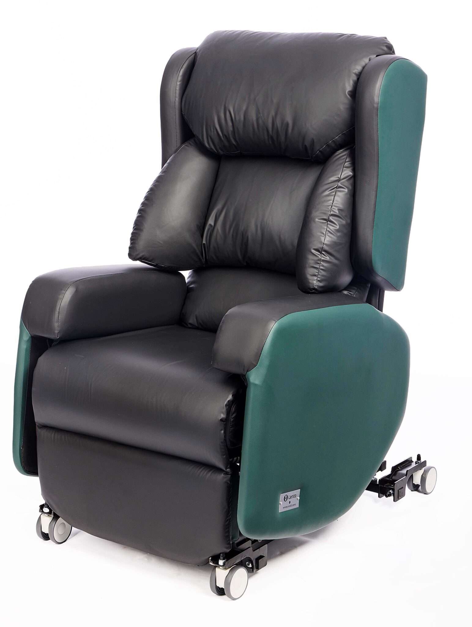 Lento Mobile Riser Recliner 2 left three quarter