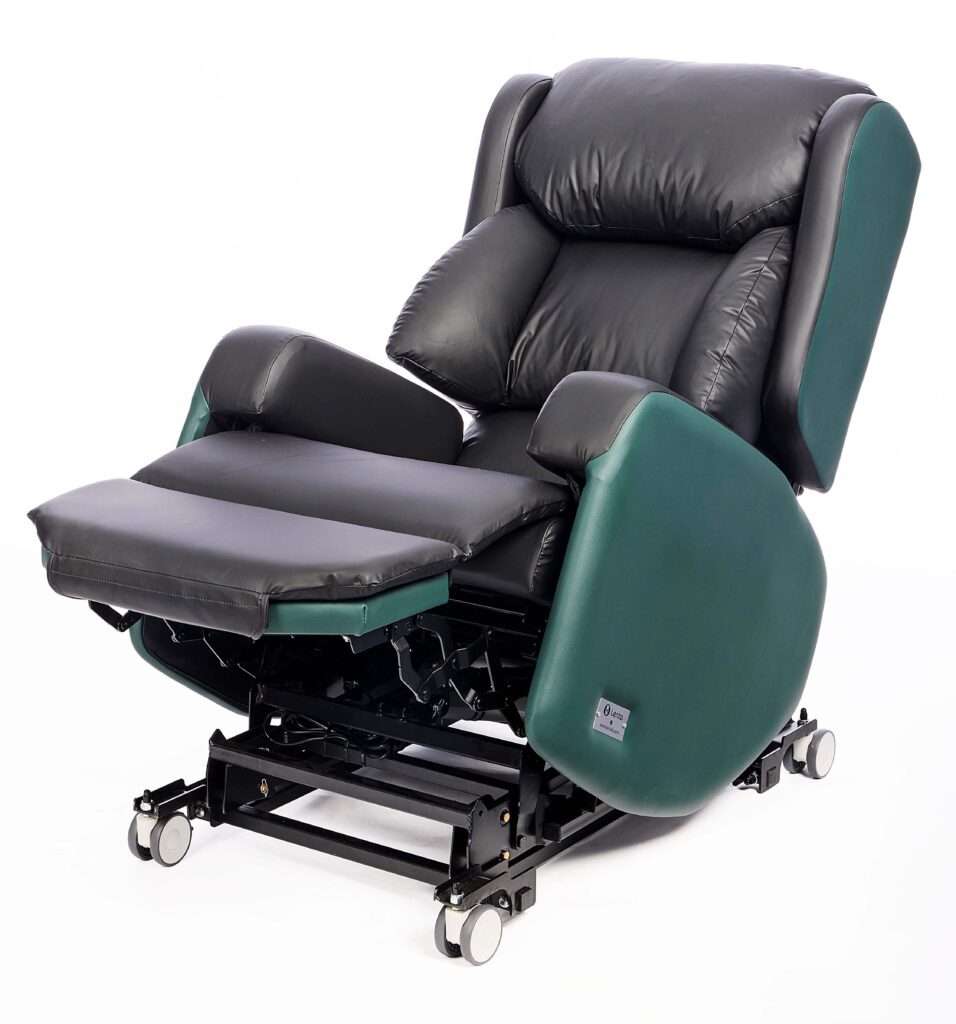Lento Mobile Riser Recliner 2 left three quarter legrest