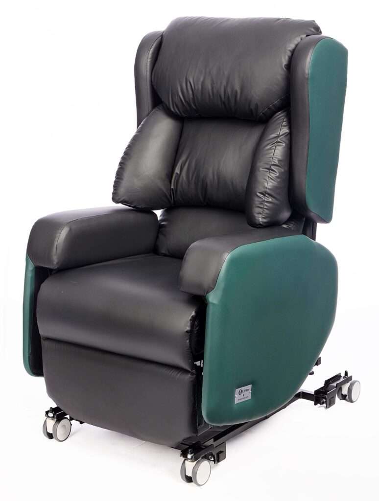 Lento Mobile Riser Recliner 2 left three quarter