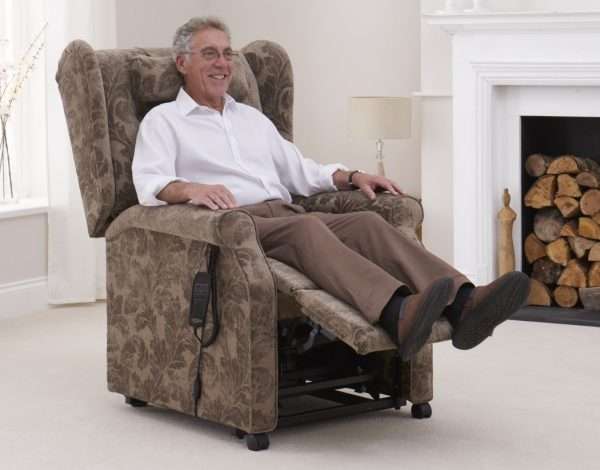 An electric made-to-measure riser recliner chair
