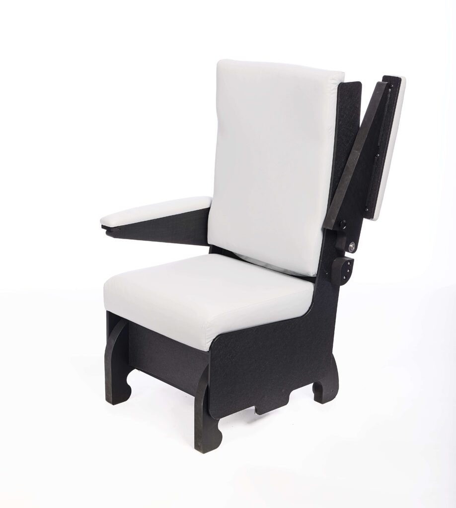 HiBack chair three quarter