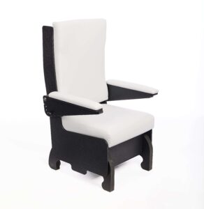 HiBack chair three quarter left