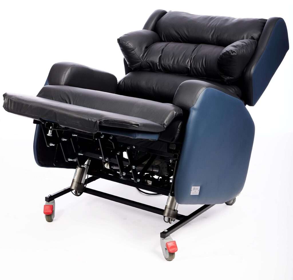 Lento Bari 2 left three quarter tilt in space legrest and backrest recline
